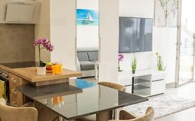 Panorama Superior Apartments - Pool, Garden, Parking